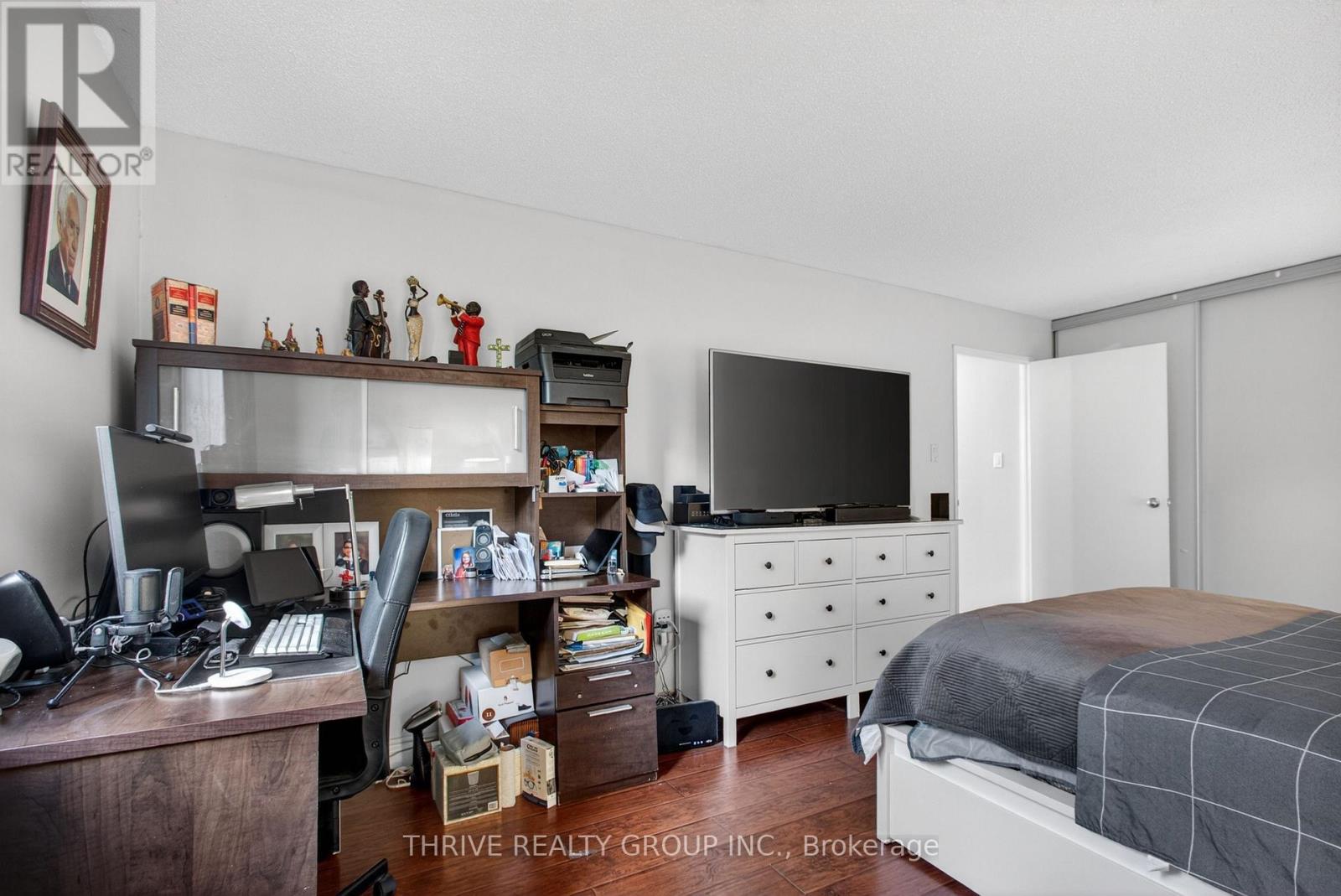 401 - 75 Huxley Street Property Photo 12