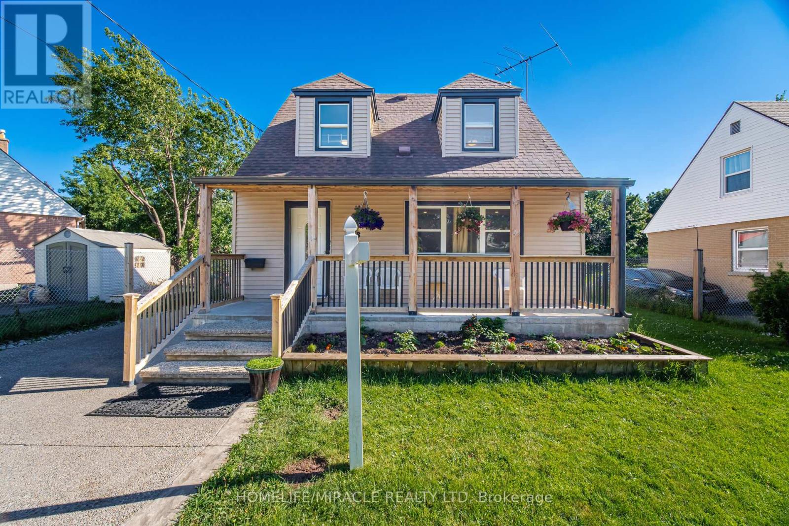 18 GLENGROVE AVENUE