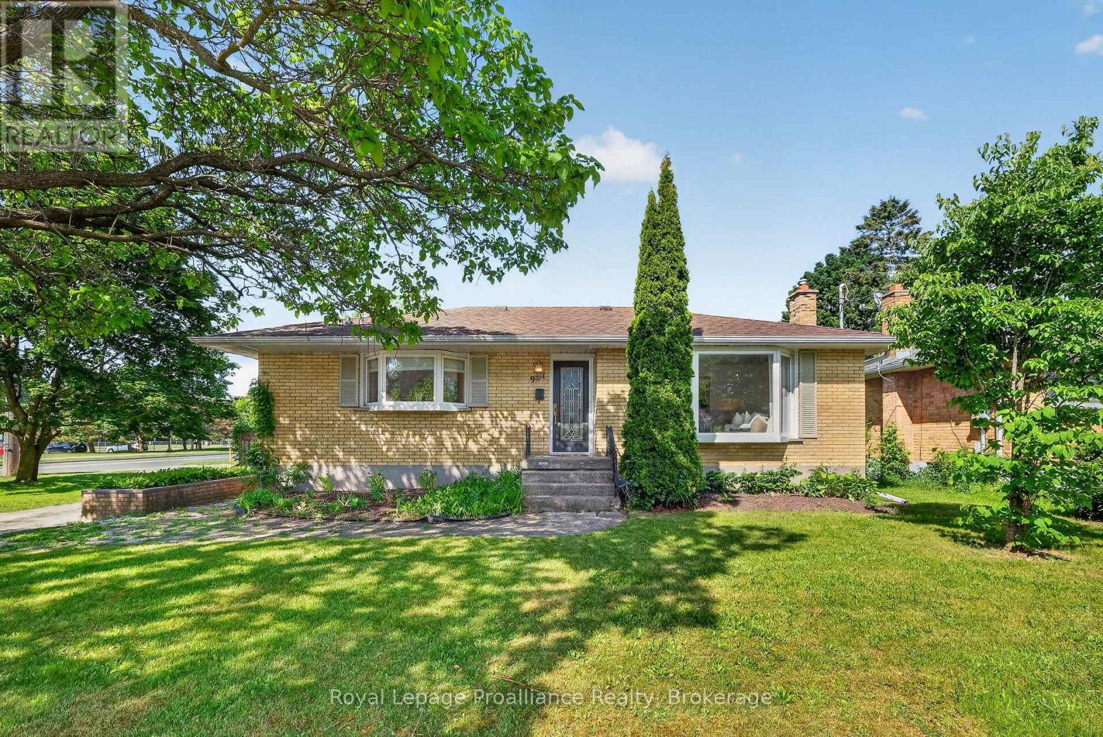 951 D'arcy Street Property Photo 1
