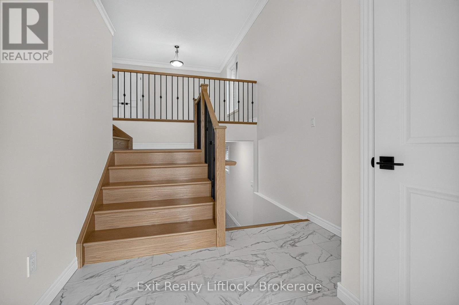 727 Latimer Way Property Photo 4