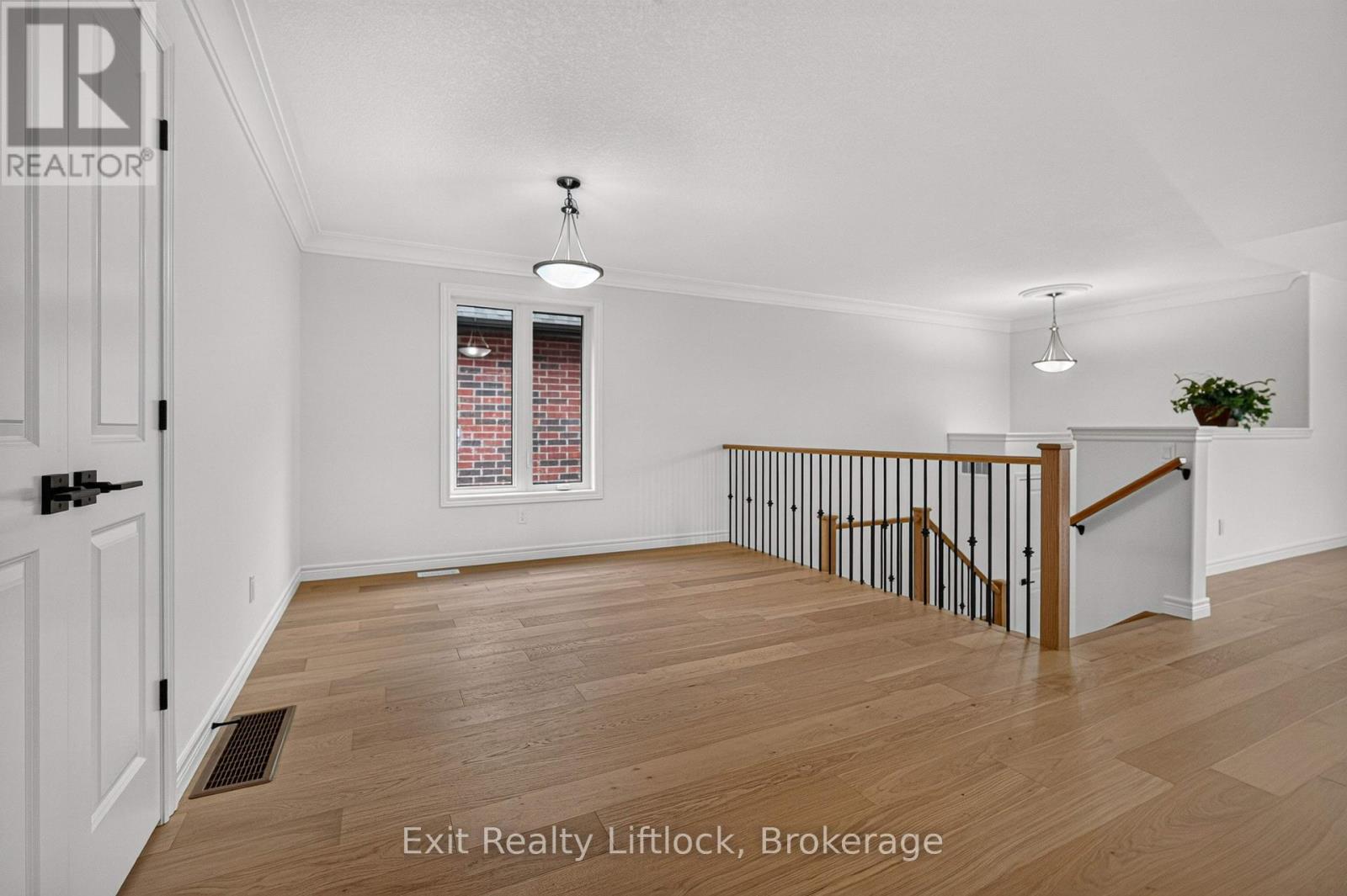 727 Latimer Way Property Photo 12