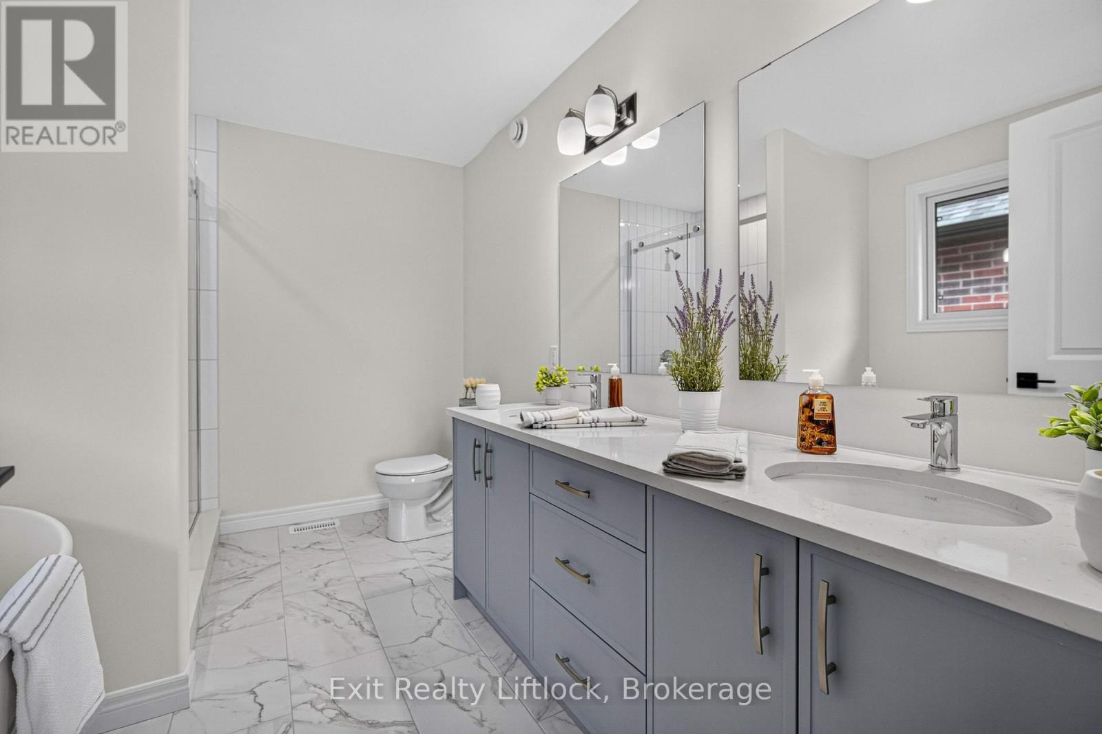 727 Latimer Way Property Photo 21
