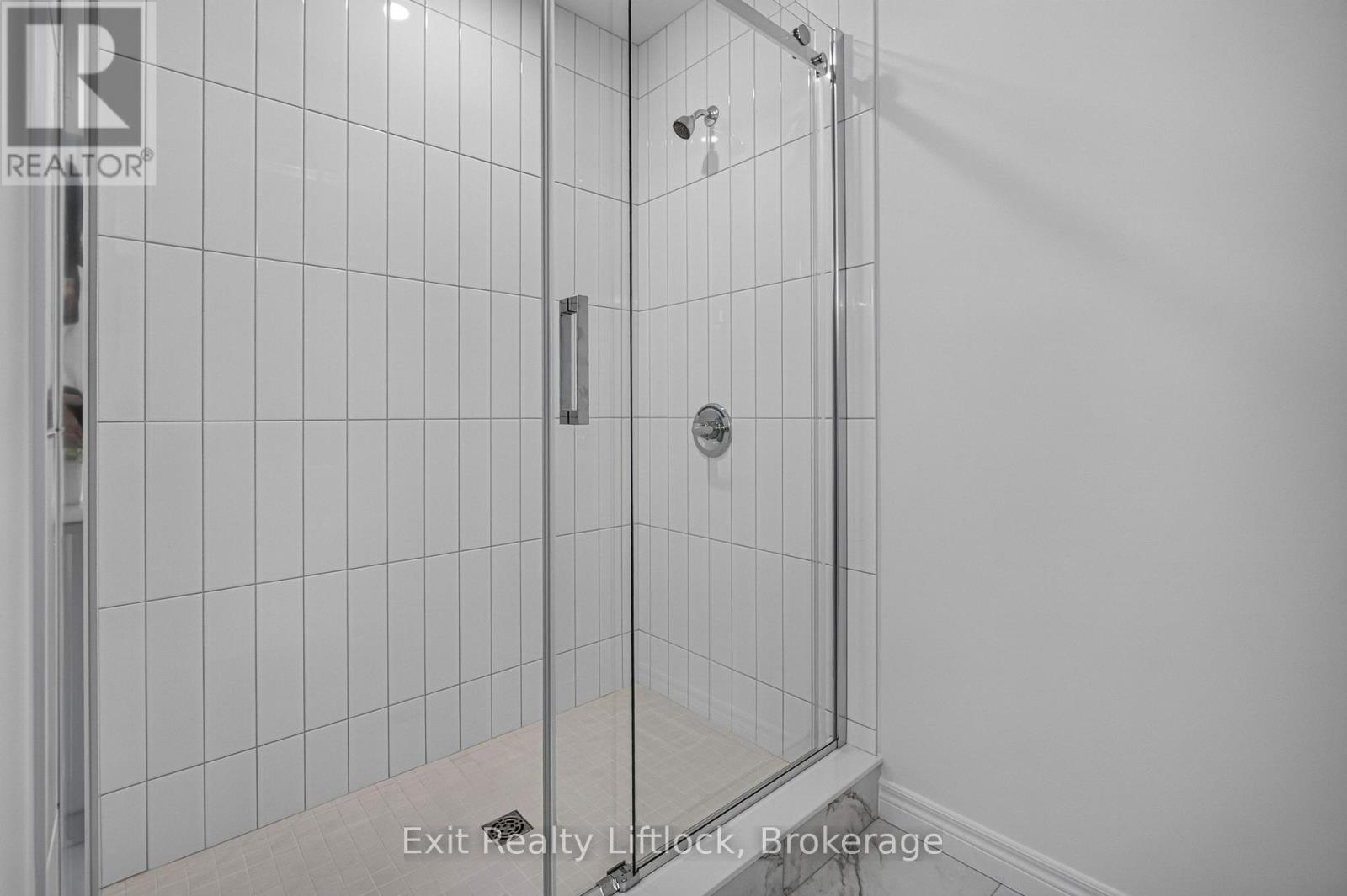 727 Latimer Way Property Photo 23