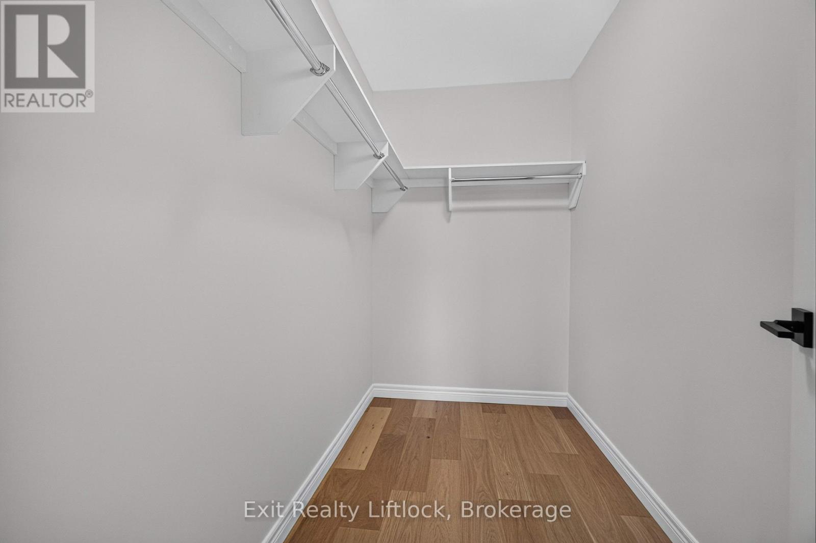 727 Latimer Way Property Photo 24
