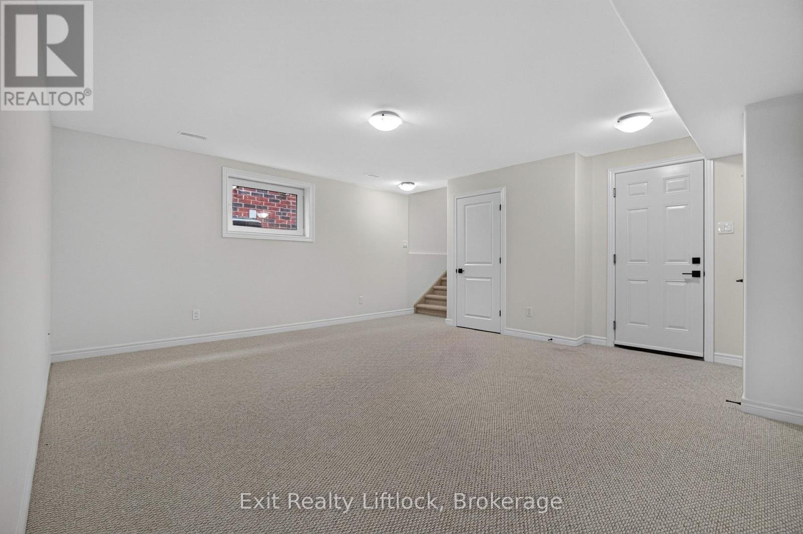 727 Latimer Way Property Photo 28