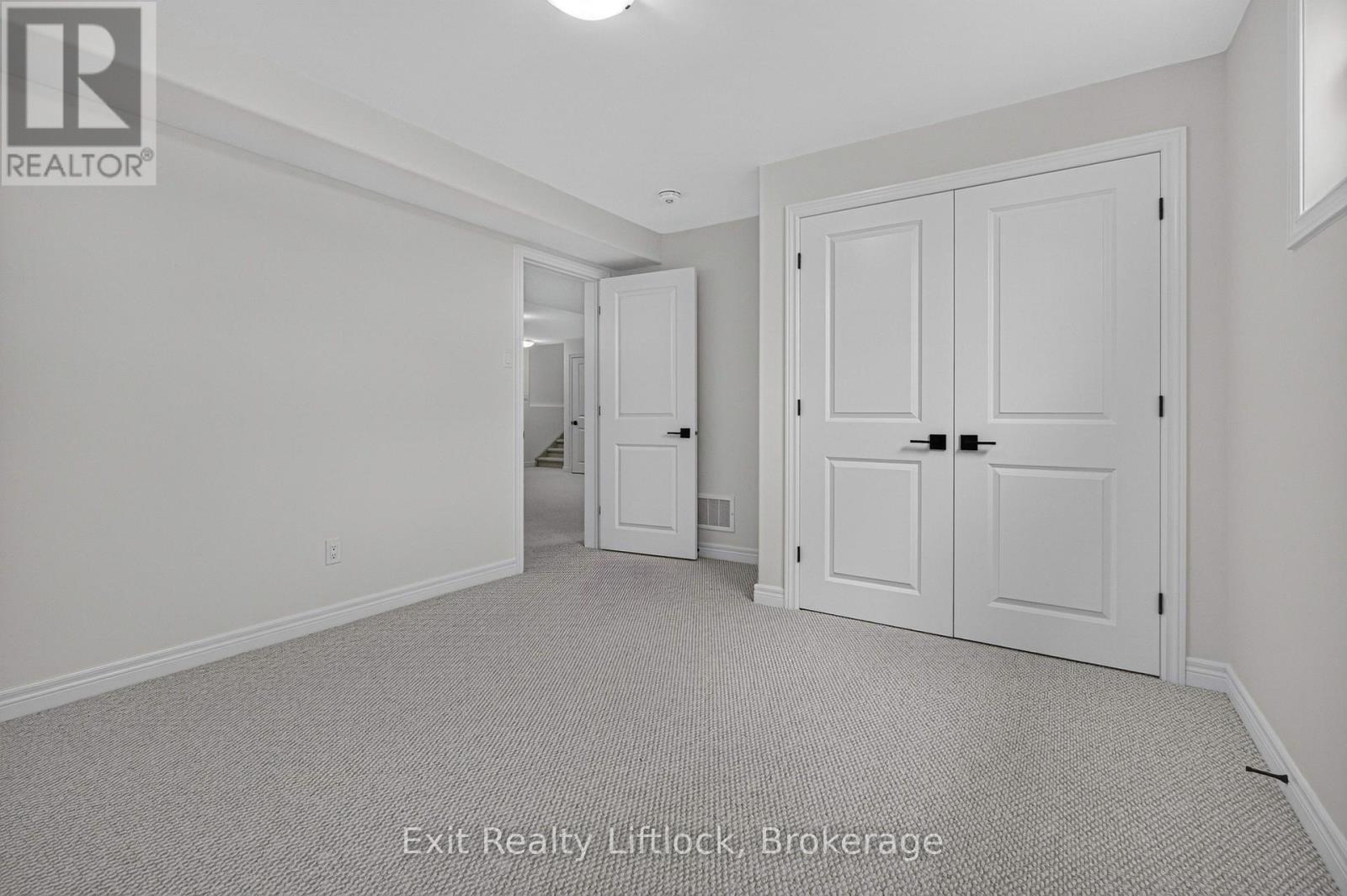 727 Latimer Way Property Photo 32