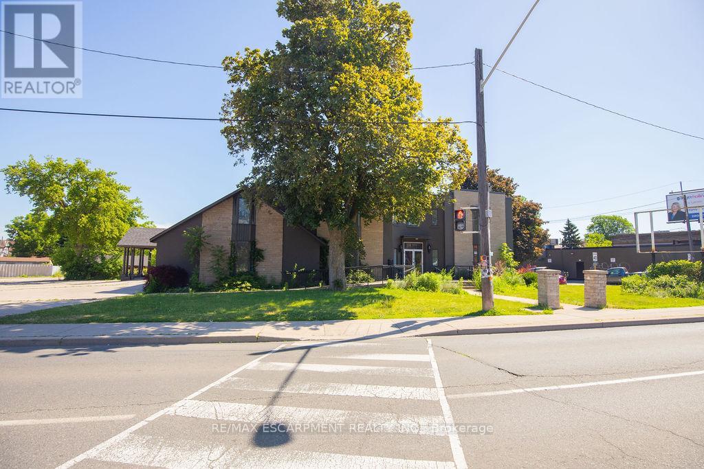 1309 King Street E Property Photo 7