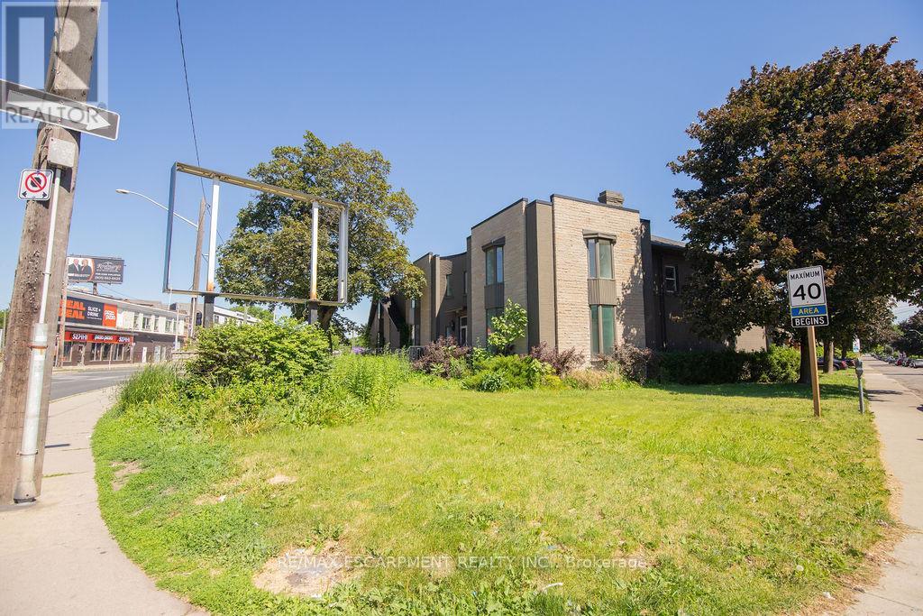 1309 King Street E Property Photo 15