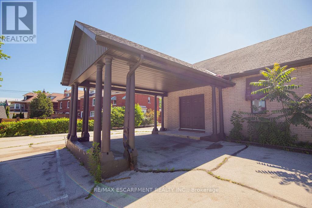 1309 King Street E Property Photo 35