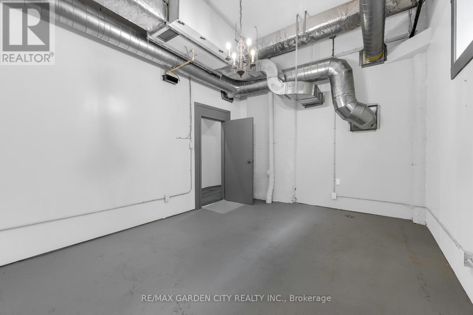 7 - 16 Myrtle Avenue Property Photo 1
