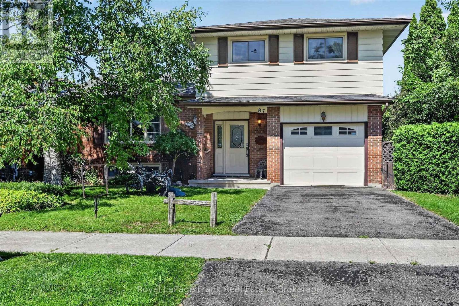 87 Oakwood Crescent Property Photo 1