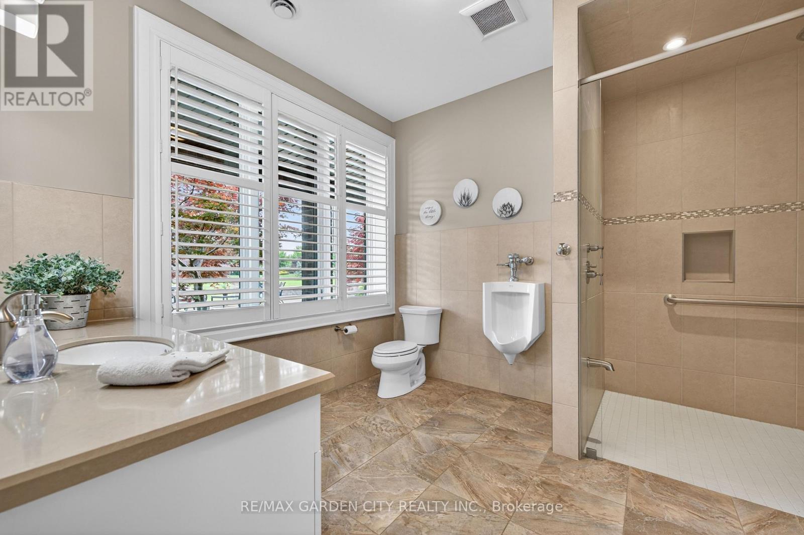4580 Cherry Avenue Property Photo 24