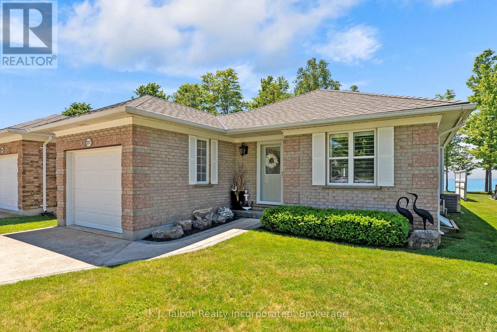 297 Bethune Crescent Property Photo 1