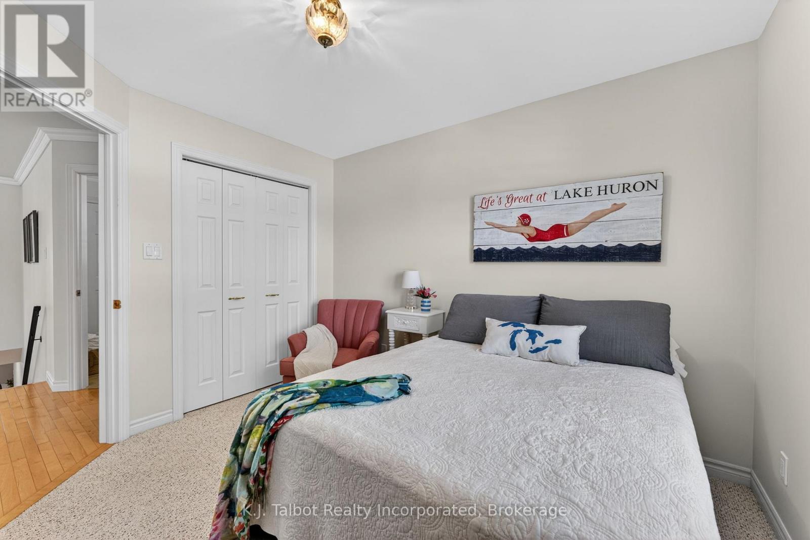 297 Bethune Crescent Property Photo 6