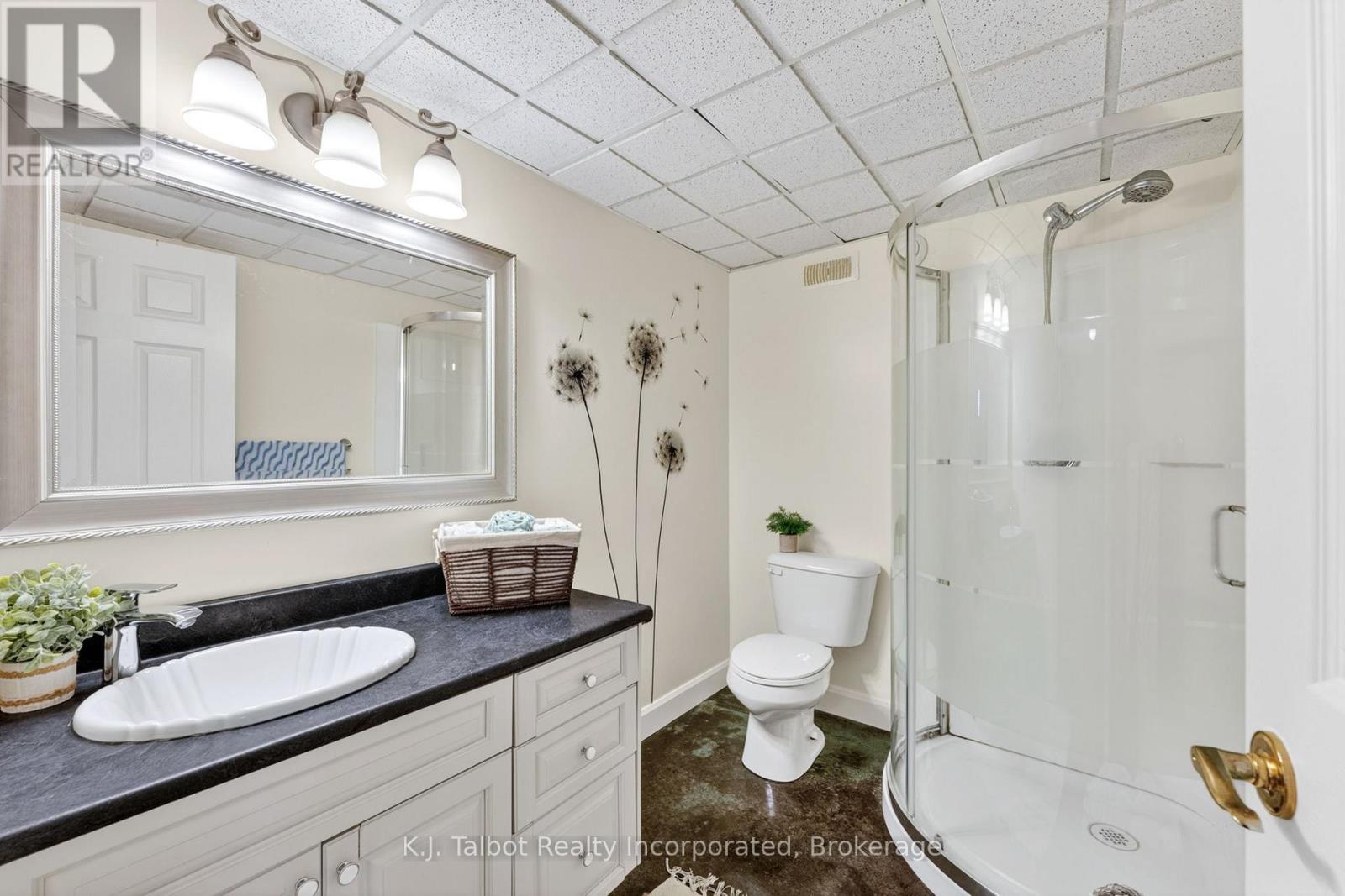 297 Bethune Crescent Property Photo 29