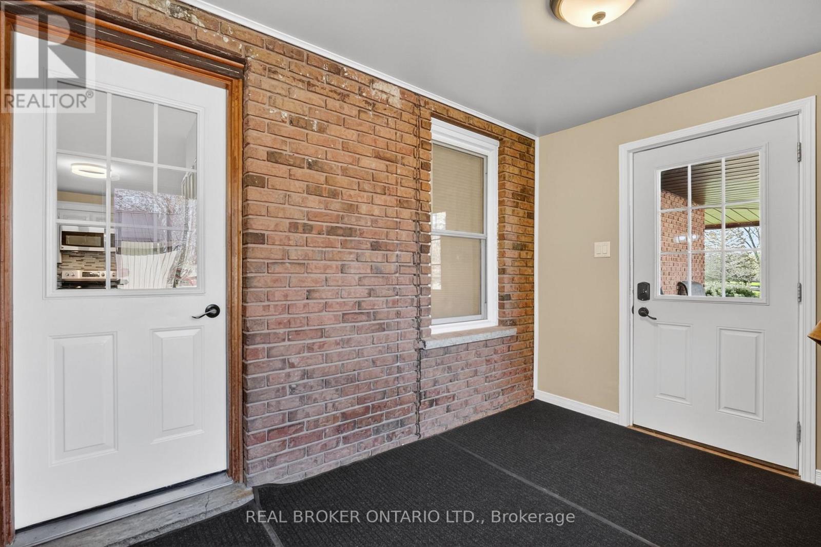 311 Brant County 22 Road Property Photo 24