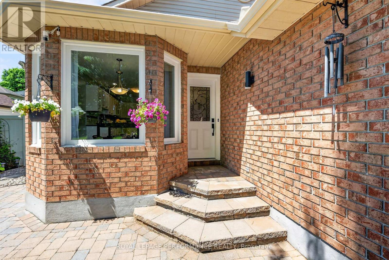569 Princess Louise Drive Property Photo 3
