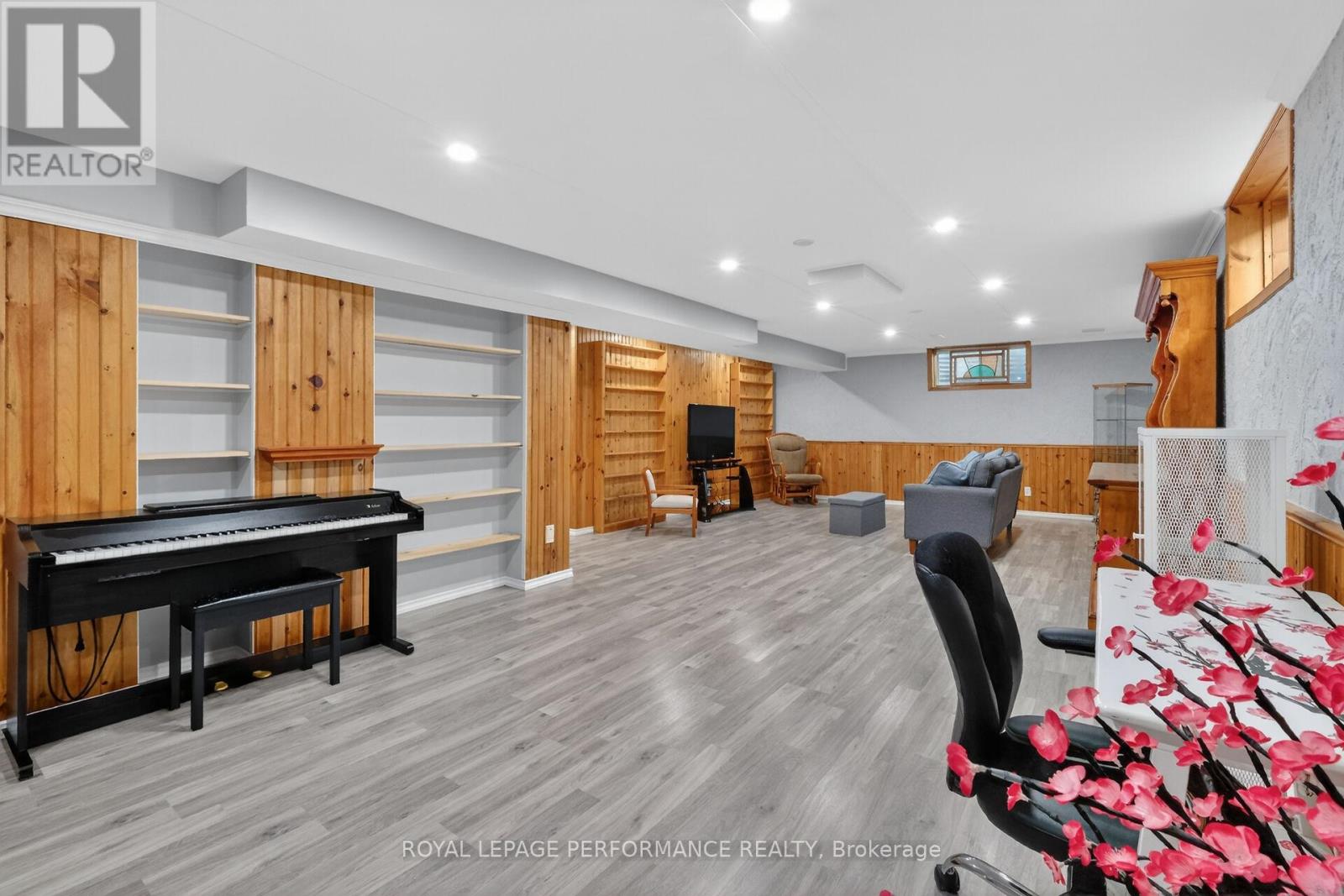 569 Princess Louise Drive Property Photo 36