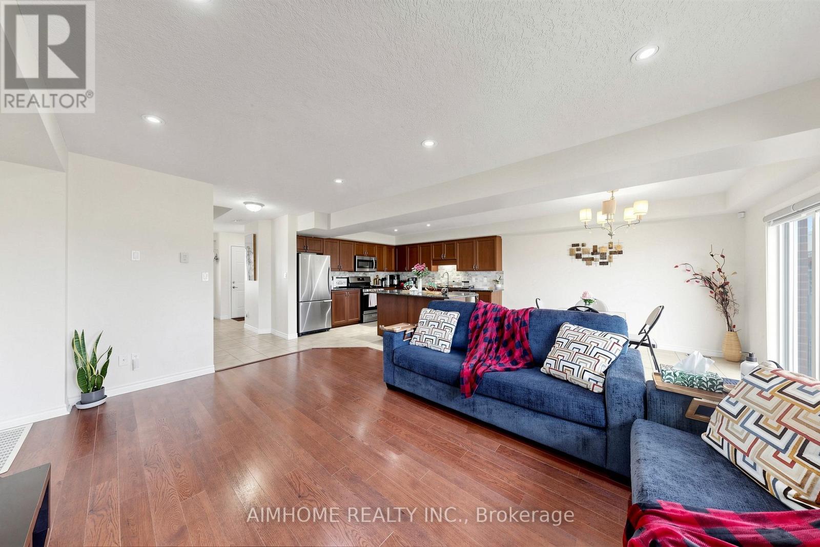 205 Huck Crescent Property Photo 5