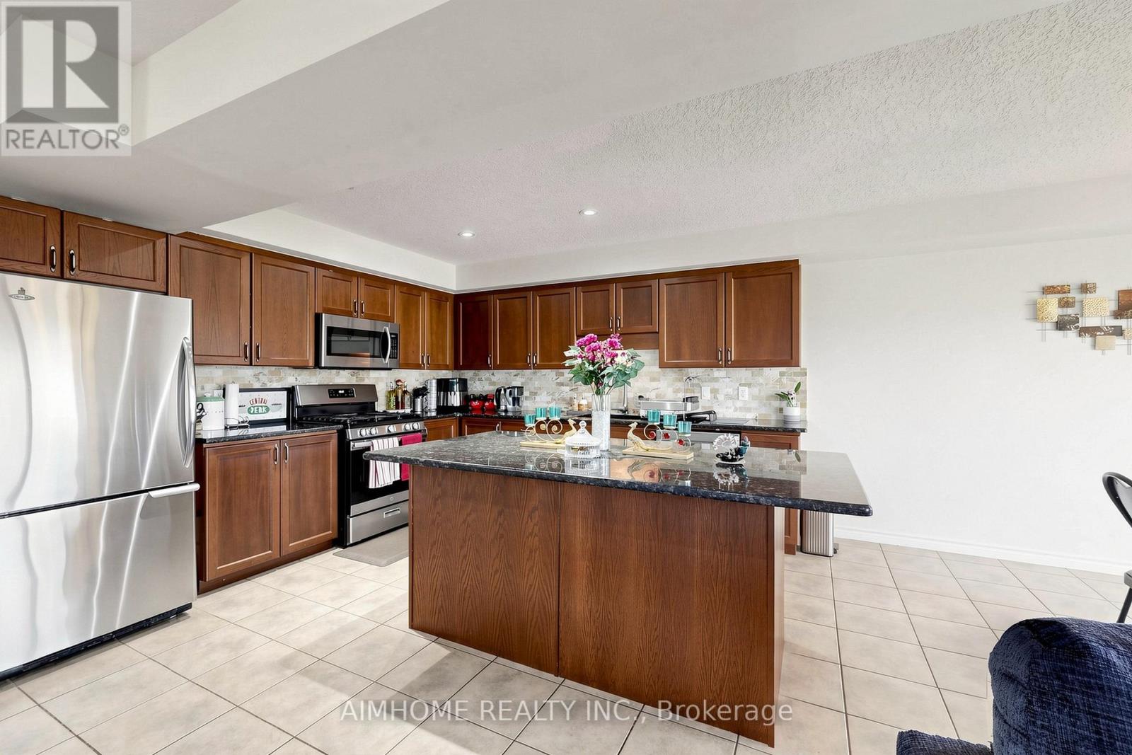 205 Huck Crescent Property Photo 8