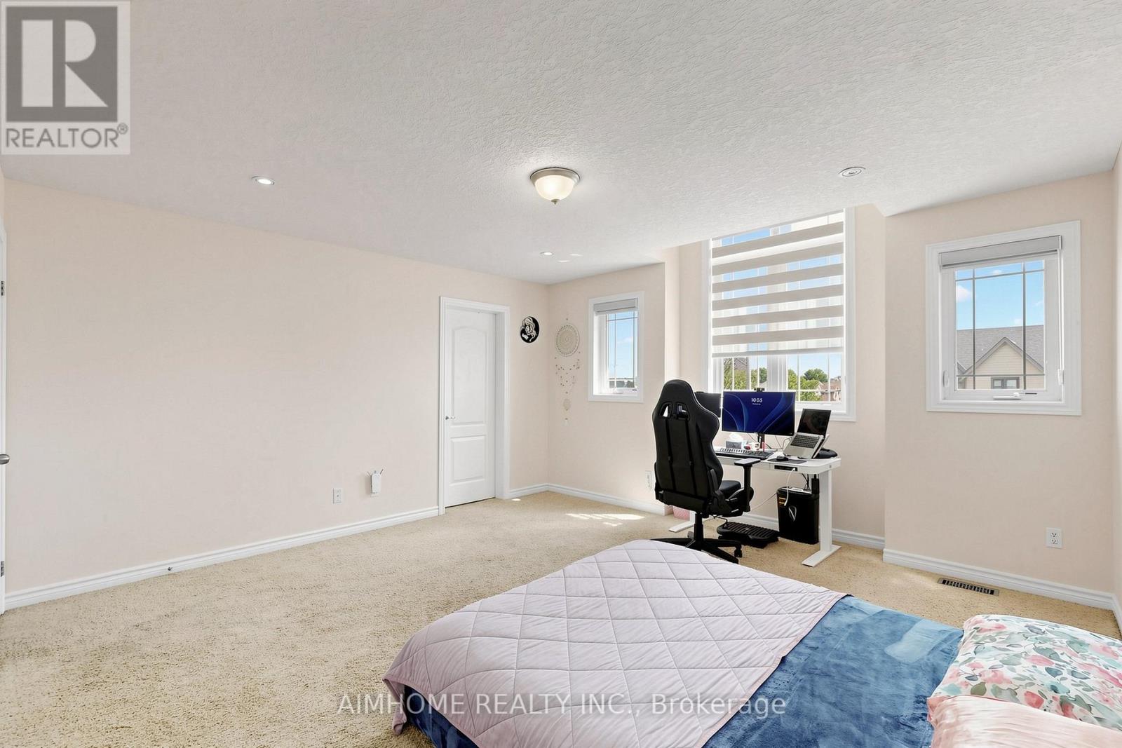 205 Huck Crescent Property Photo 26