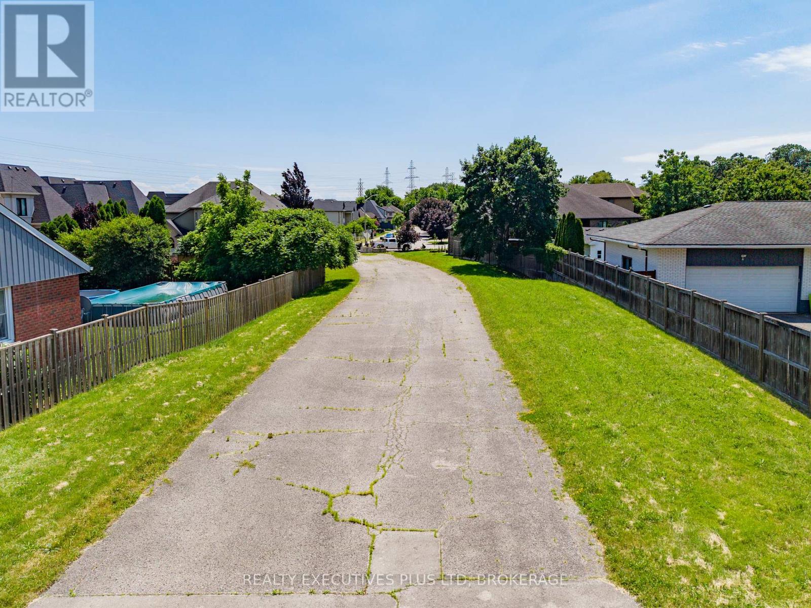 2441 Colangelo Drive Property Photo 3