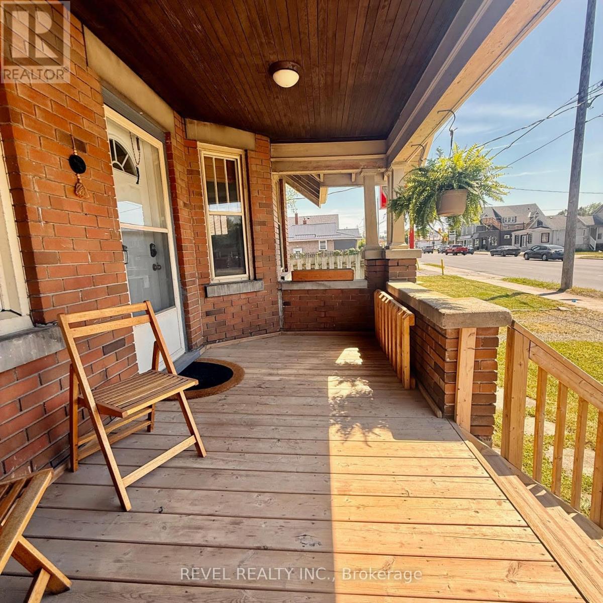 368 Wharncliffe Road S Property Photo 2