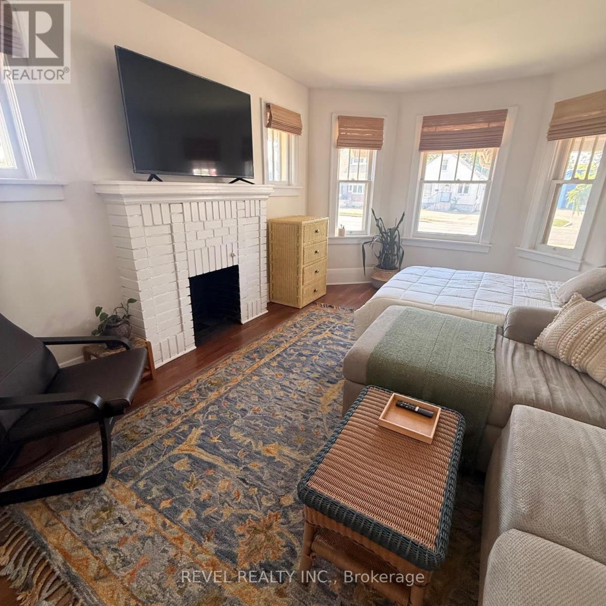 368 Wharncliffe Road S Property Photo 7
