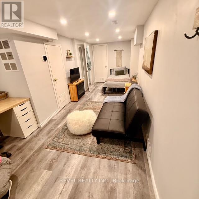 368 Wharncliffe Road S Property Photo 19