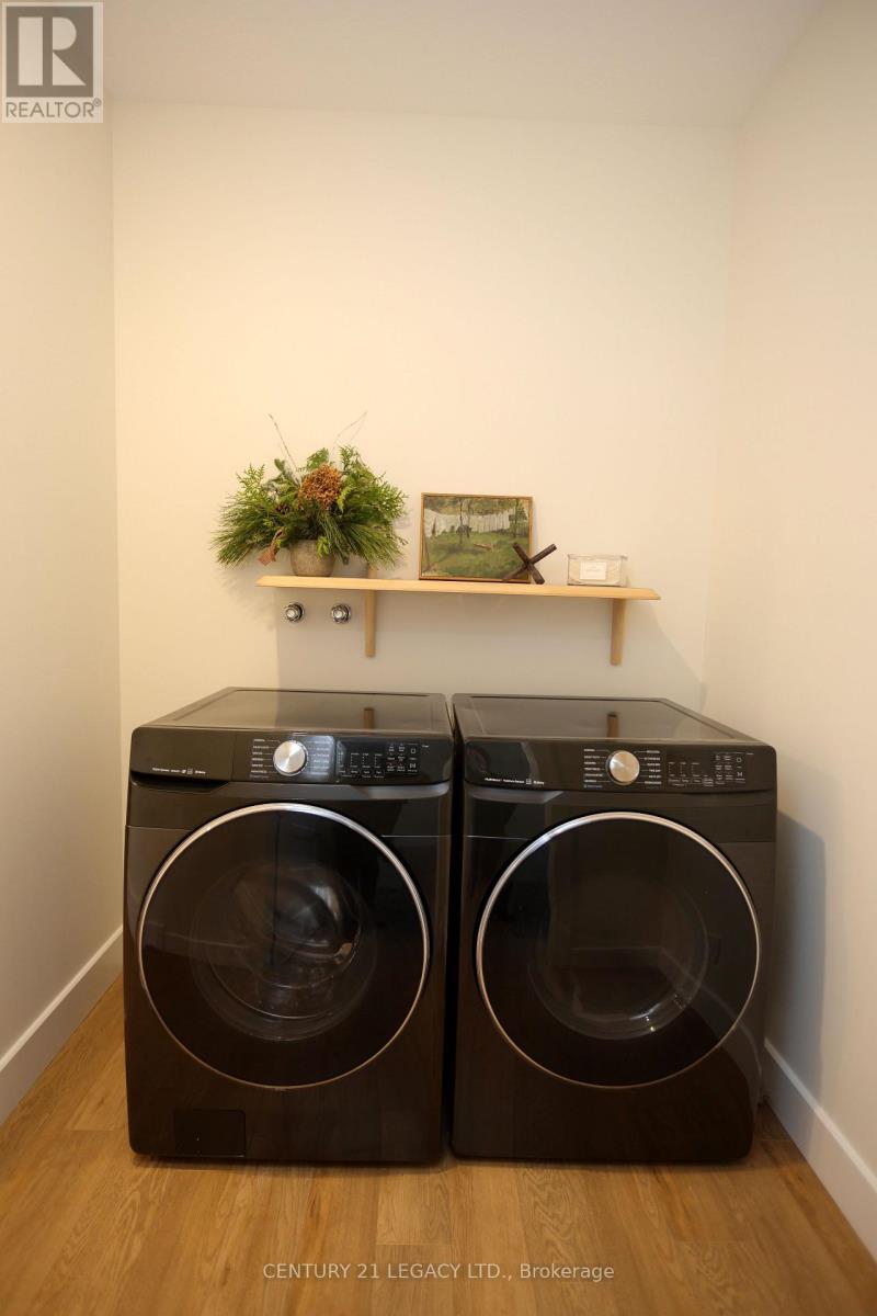 675 Winchester Avenue S Property Photo 9