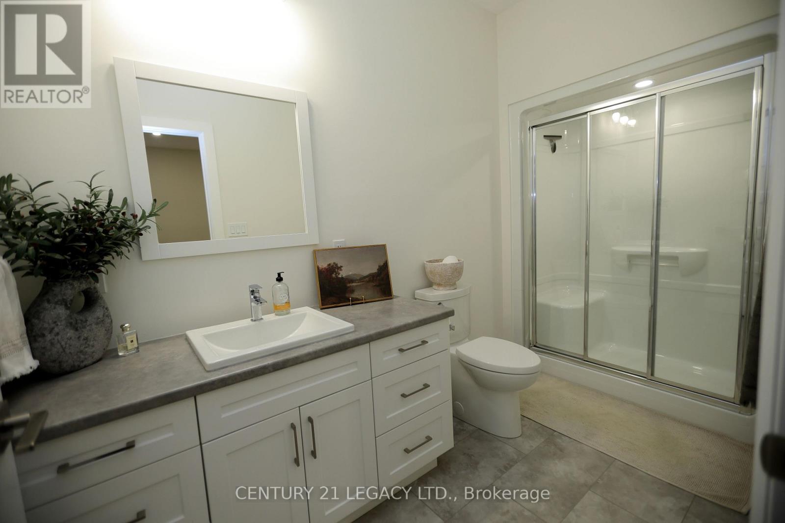 675 Winchester Avenue S Property Photo 12