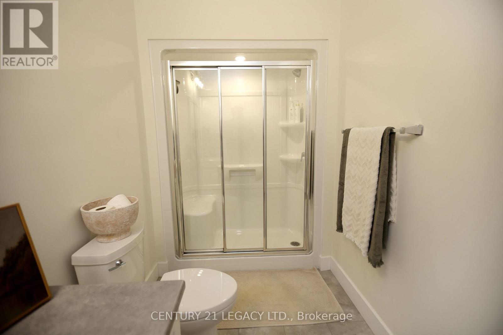 675 Winchester Avenue S Property Photo 15