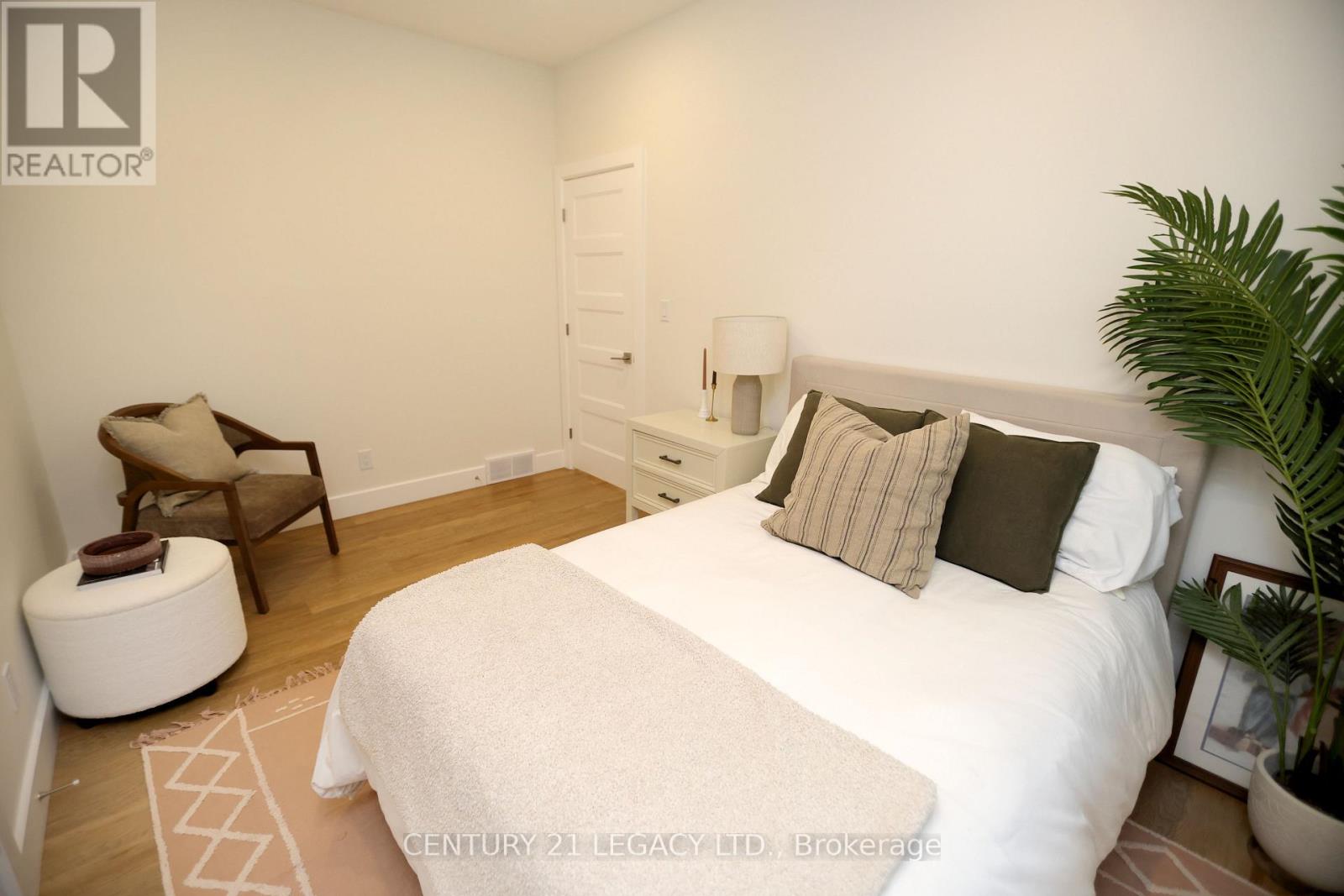 675 Winchester Avenue S Property Photo 19
