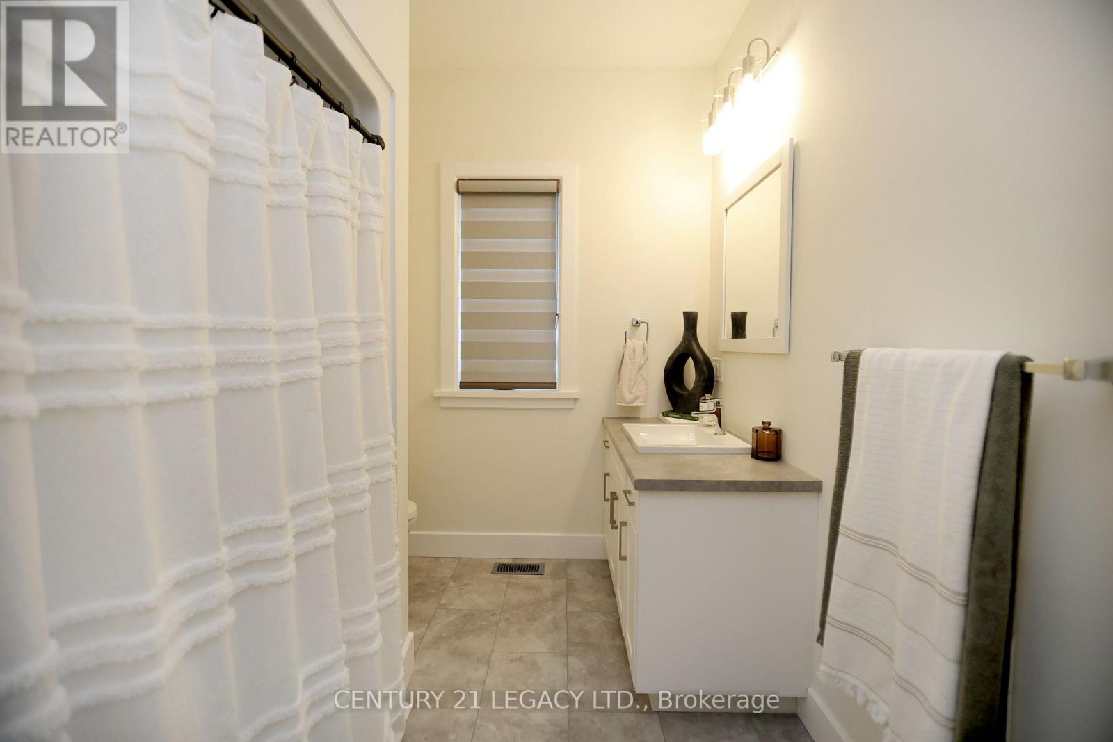 675 Winchester Avenue S Property Photo 20
