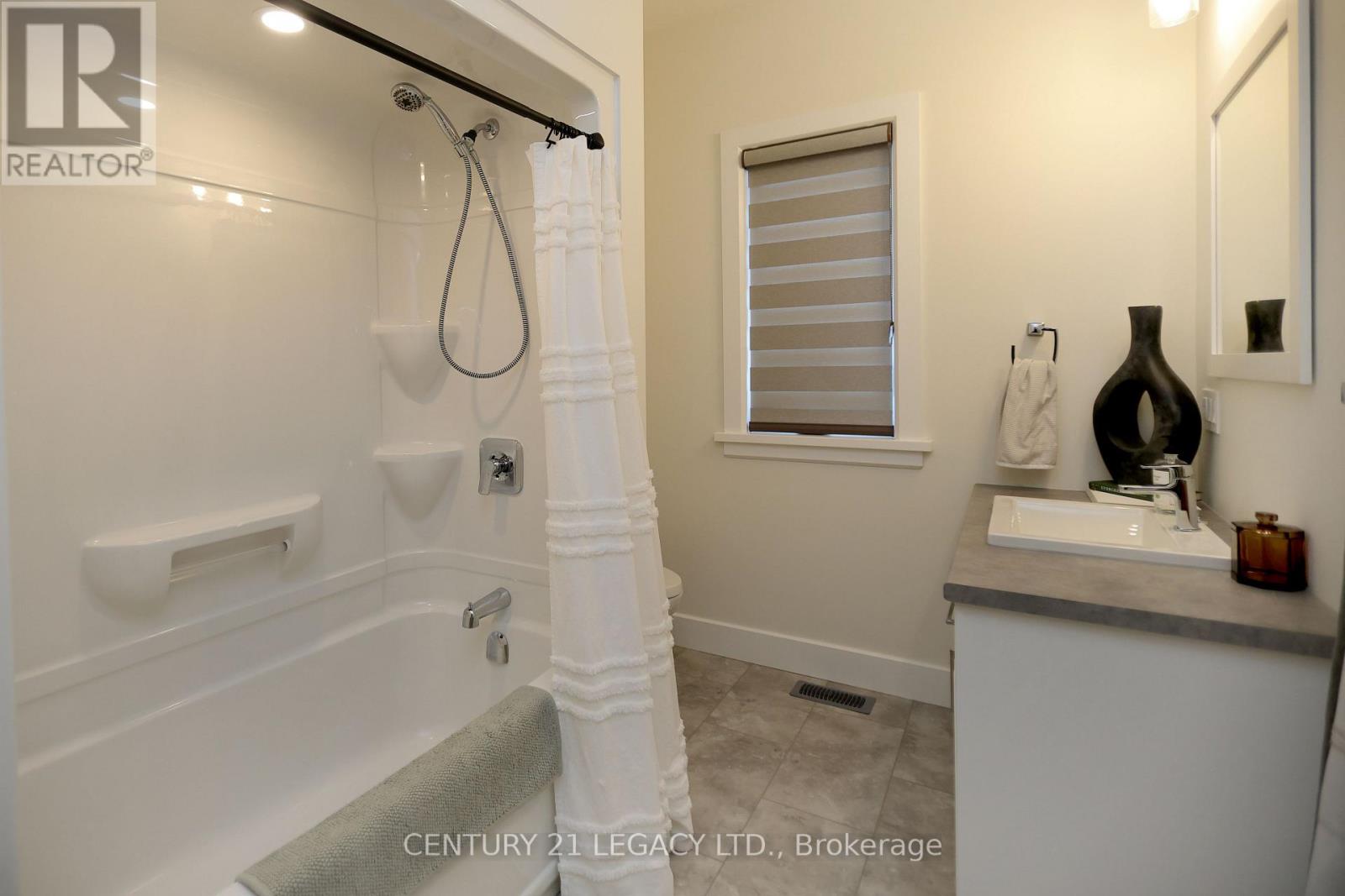675 Winchester Avenue S Property Photo 21