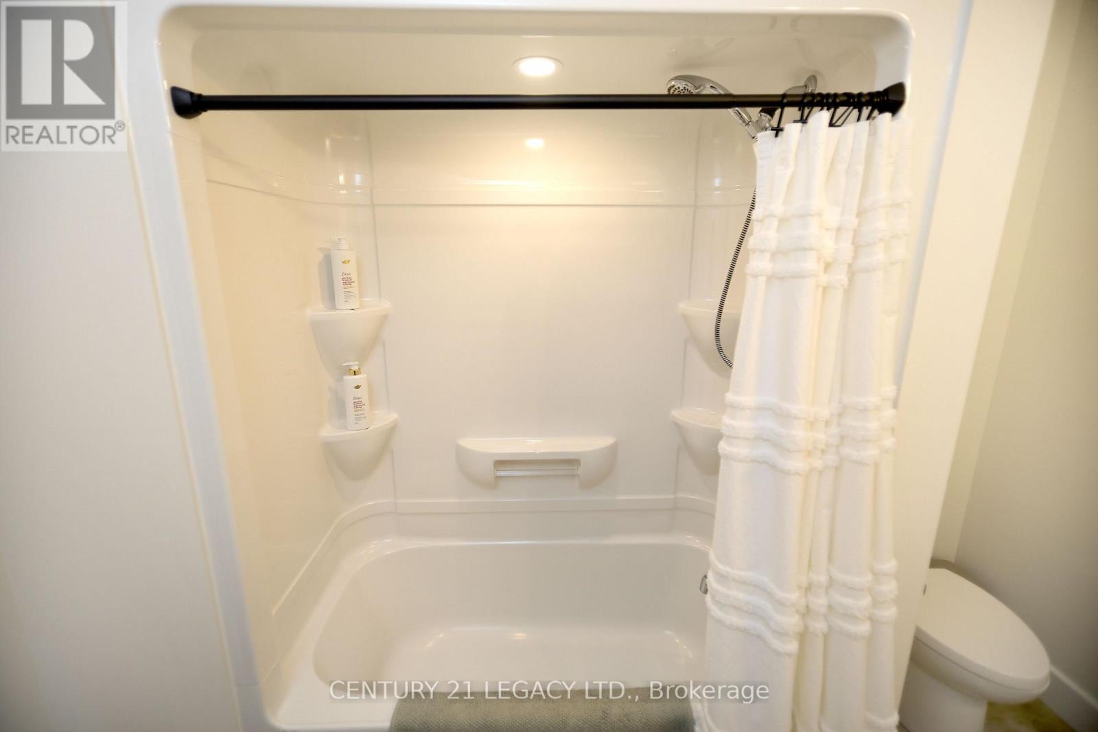 675 Winchester Avenue S Property Photo 22