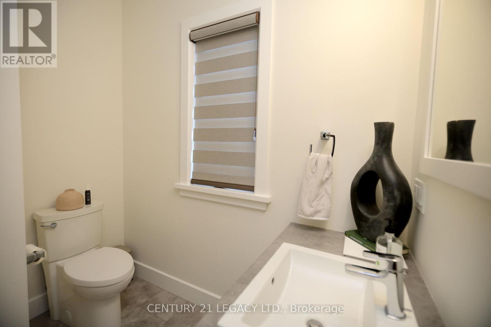 675 Winchester Avenue S Property Photo 23