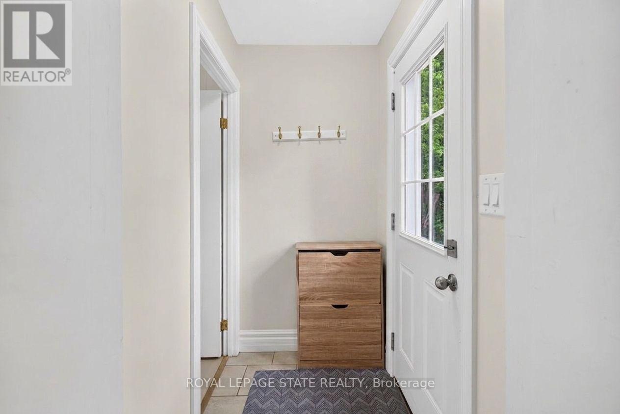 221 Grand River Avenue Property Photo 12