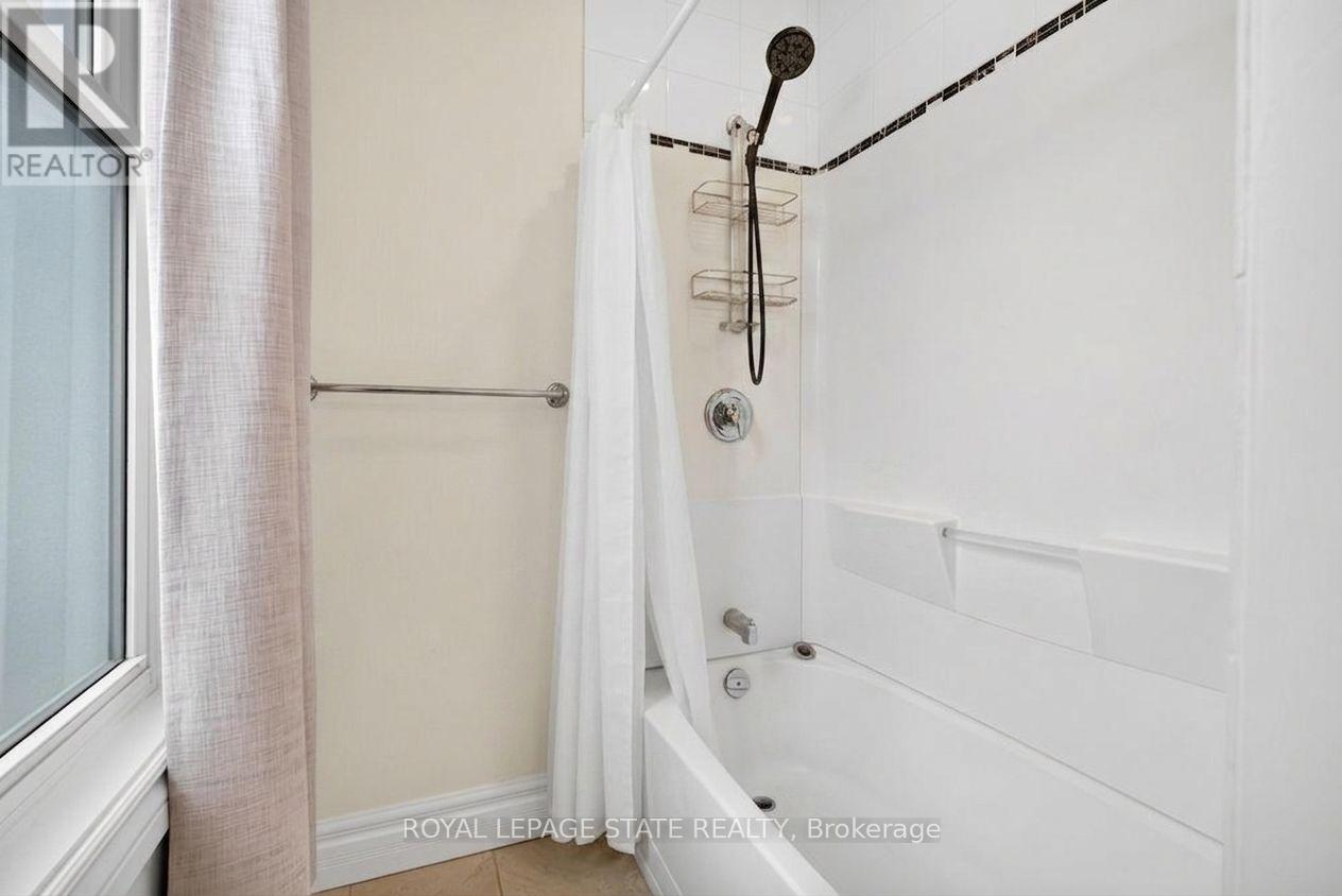 221 Grand River Avenue Property Photo 16