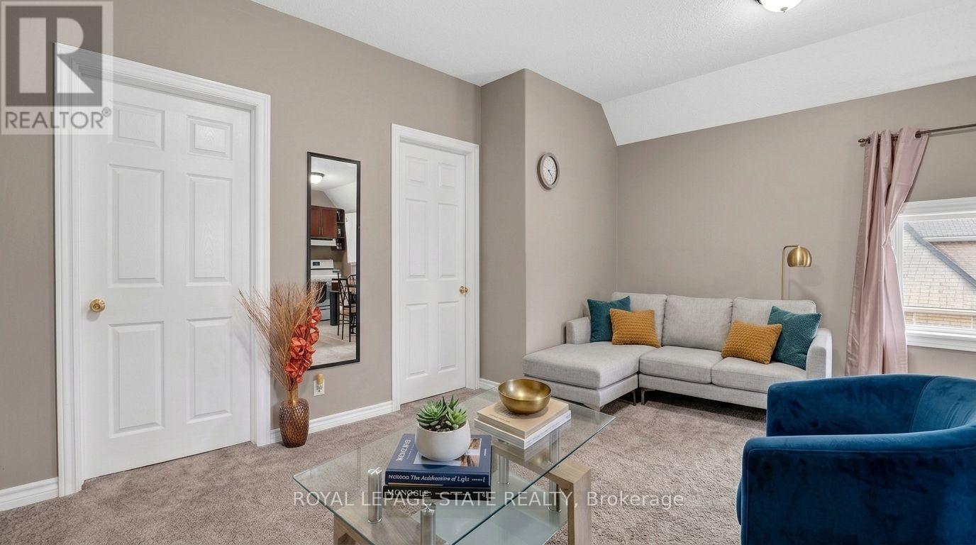 221 Grand River Avenue Property Photo 21