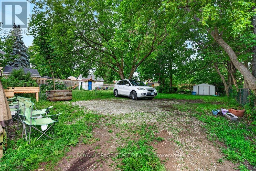 221 Grand River Avenue Property Photo 30