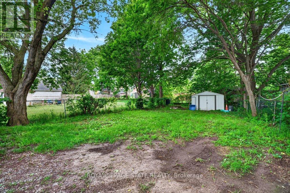 221 Grand River Avenue Property Photo 31