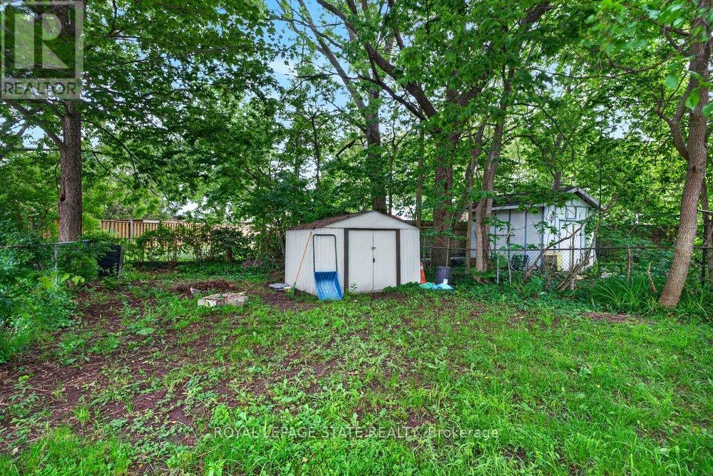 221 Grand River Avenue Property Photo 32