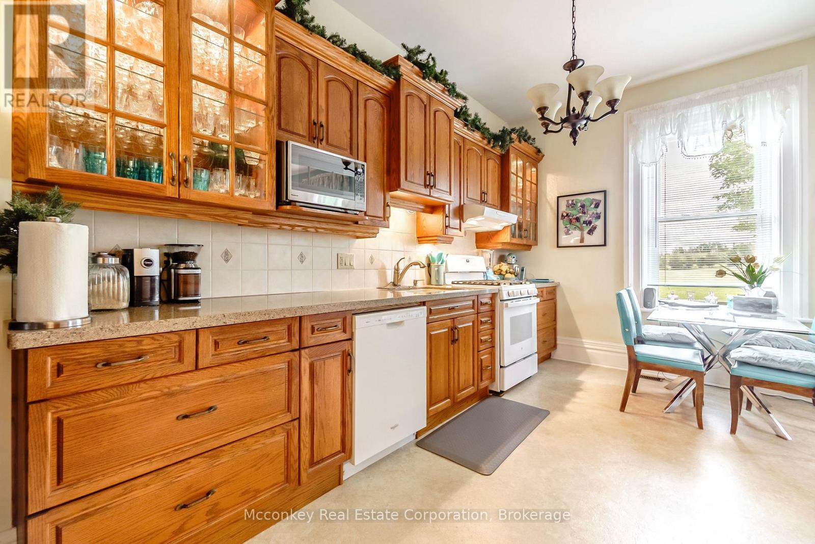 1627 Asphodel 8th Line Property Photo 18