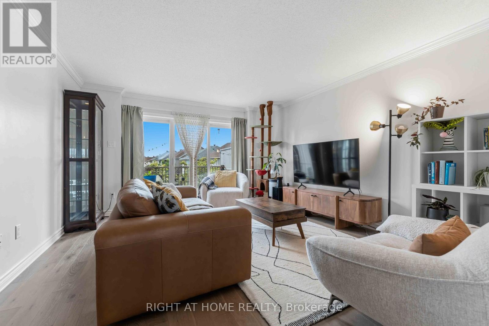 354 Brettonwood Ridge Property Photo 2
