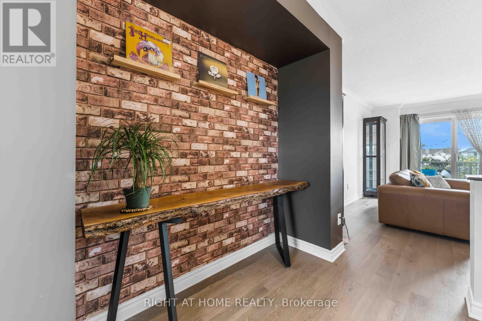 354 Brettonwood Ridge Property Photo 17