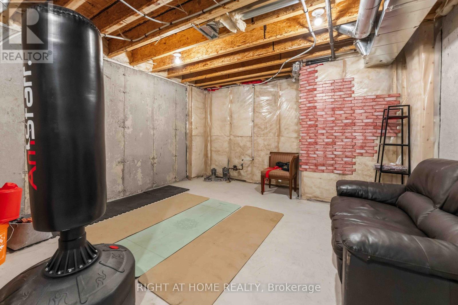 354 Brettonwood Ridge Property Photo 23