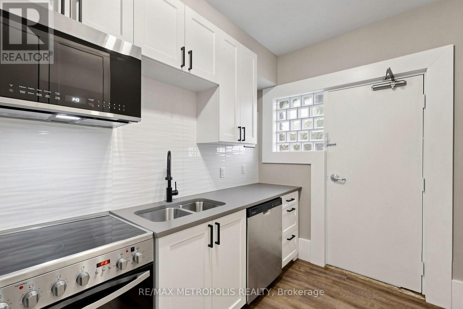 2 - 41 Albert Street Property Photo 8