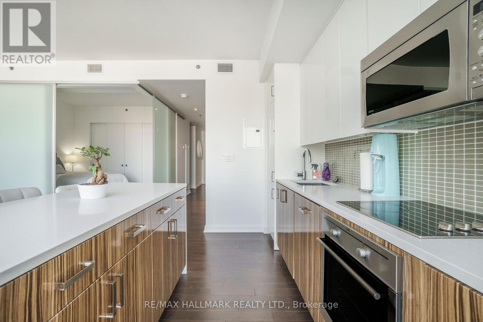 1113 - 300 Lisgar Street Property Photo 8