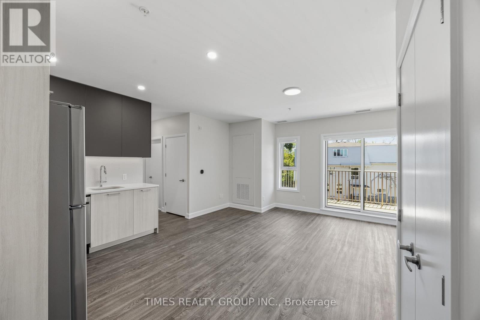 202 - 369 Hunter Street W Property Photo 2